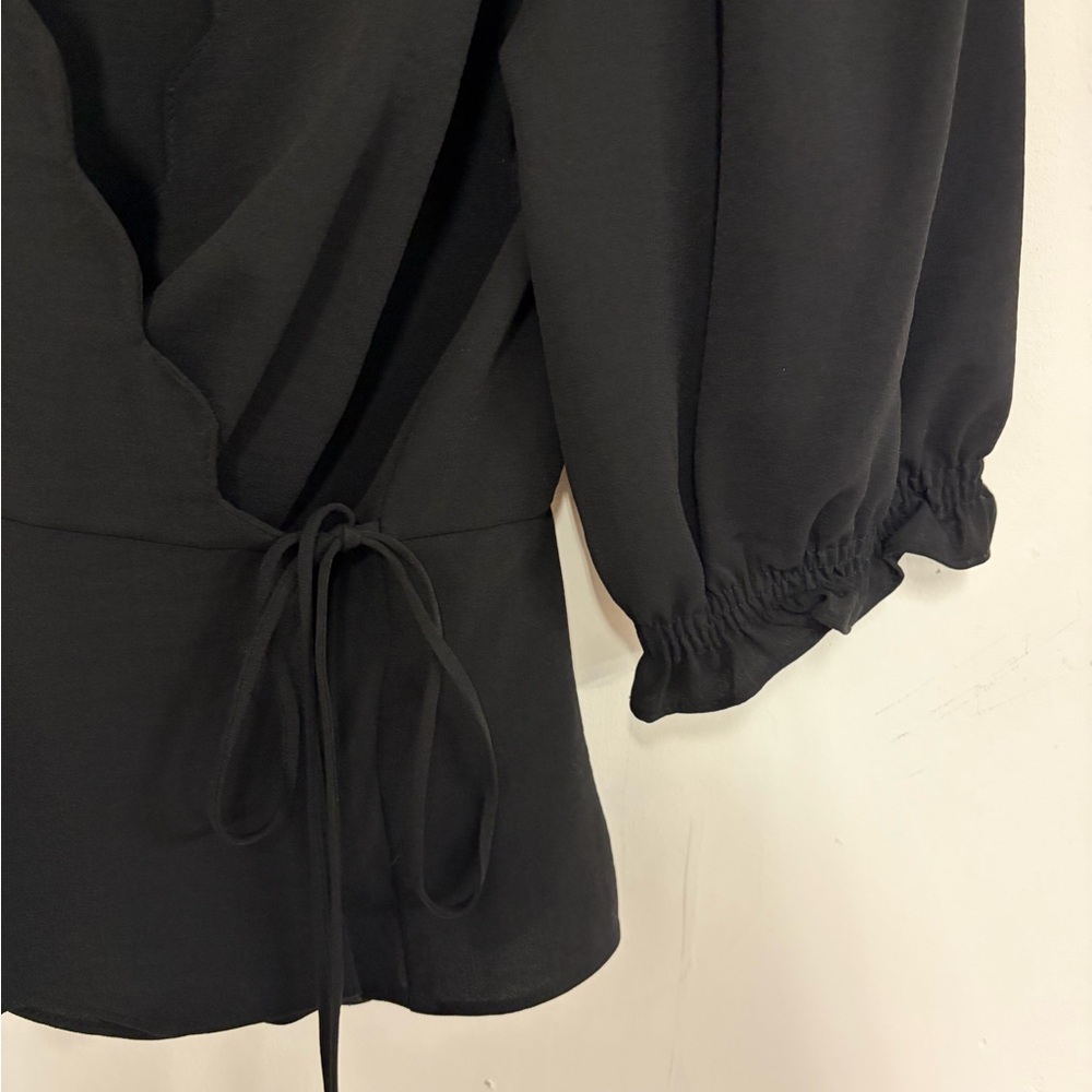 Topshop Scallop Wrap Top in Black NWT - Picture 7 of 11
